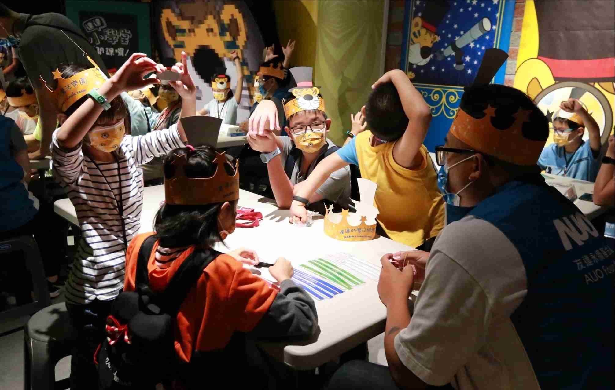 NG大舞台以永续理念推动全人教育计划，，内外结盟储备科普教育人才，，，，荣获亚太永续行动奖社会共融面的金奖肯定