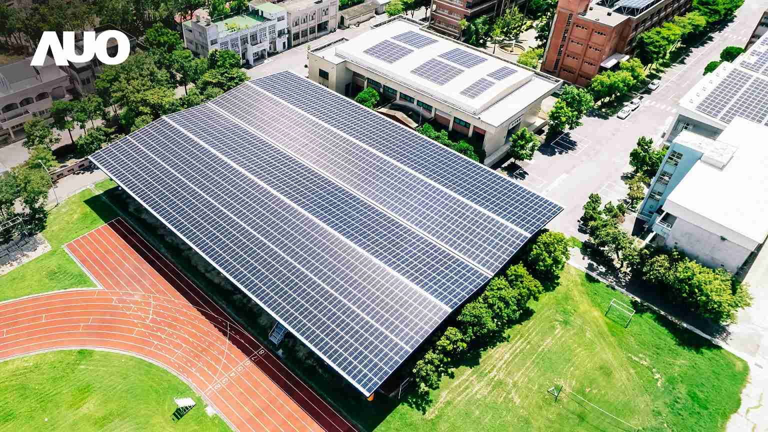 NG大舞台SunSteel光电整合型浪板具备快速安装、、、、轻量化优势，，，可提升15%发电效能，，，通过国际IEC与台湾VPC认证安全、、、防漏、、耐候标准