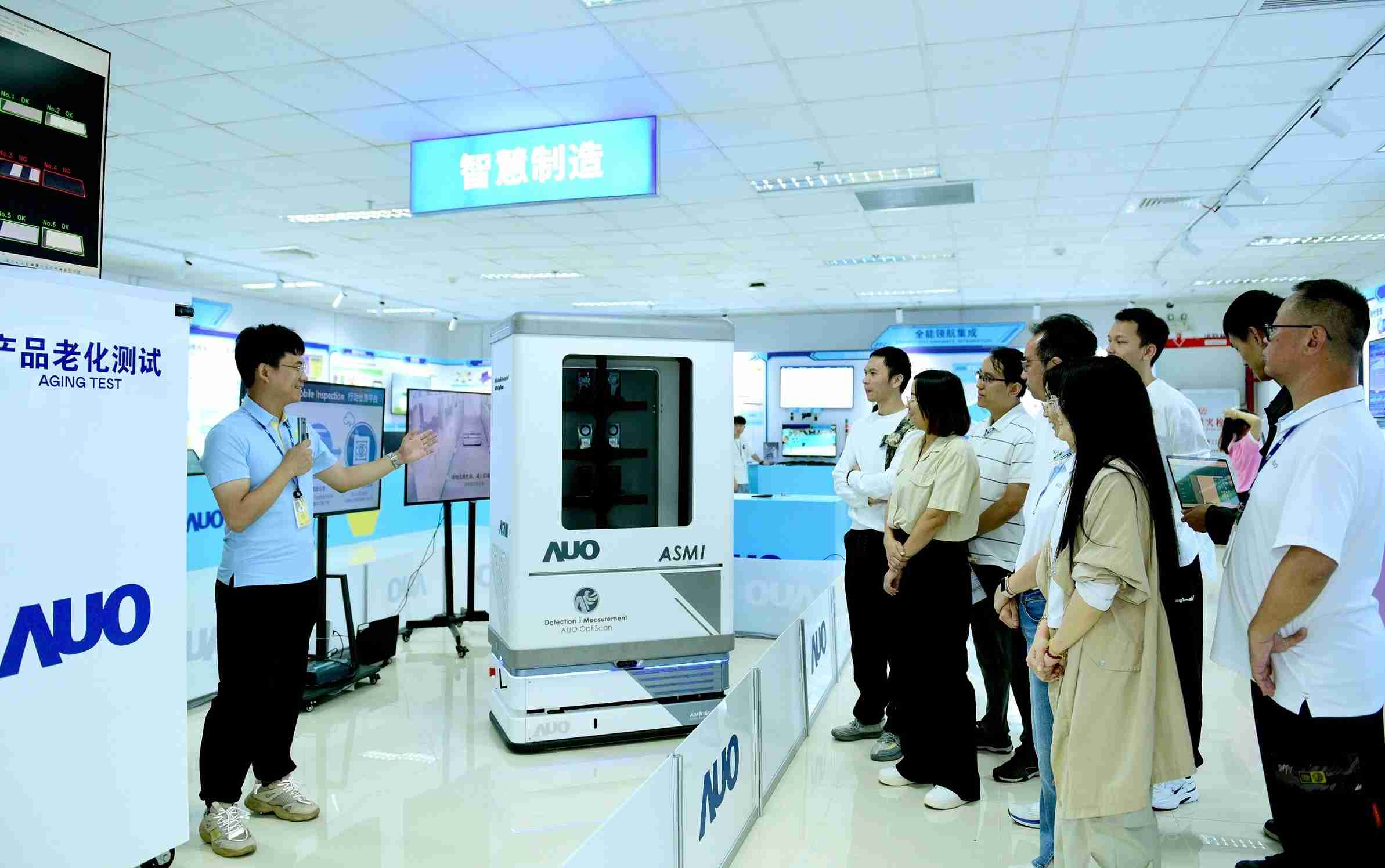 NG大舞台厦门将5G+ABC技术串联生产管理全流程，，，打通研发、、、采购、、、生管、、、制程、、、、设备、、质量等产品全生命周期制造流程，，，，完成数字化设计、、、、智慧供应链、、智能座舱、、、全流程设备管理、、数据驱动优化、、、智慧在线检测、、、智慧品管等自适应生产模式升级